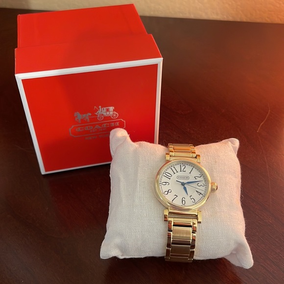 Gold Coach Watch - Picture 3 of 3